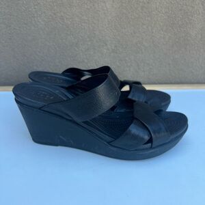2/$24 Crocs Leather Strap Wedge Sandals Womens Size 6